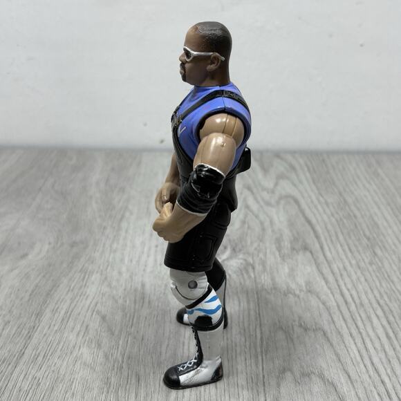Vintage 1999 D-VON DUDLEY ECW OSFTM action figure Pivot Punch w/ Trash Can - Picture 3 of 9